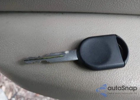 2010 Mercury Grand Marquis Ls (Fleet Only) z USA, uszkodzony, nr VIN 2MEBM7FV1AX636274